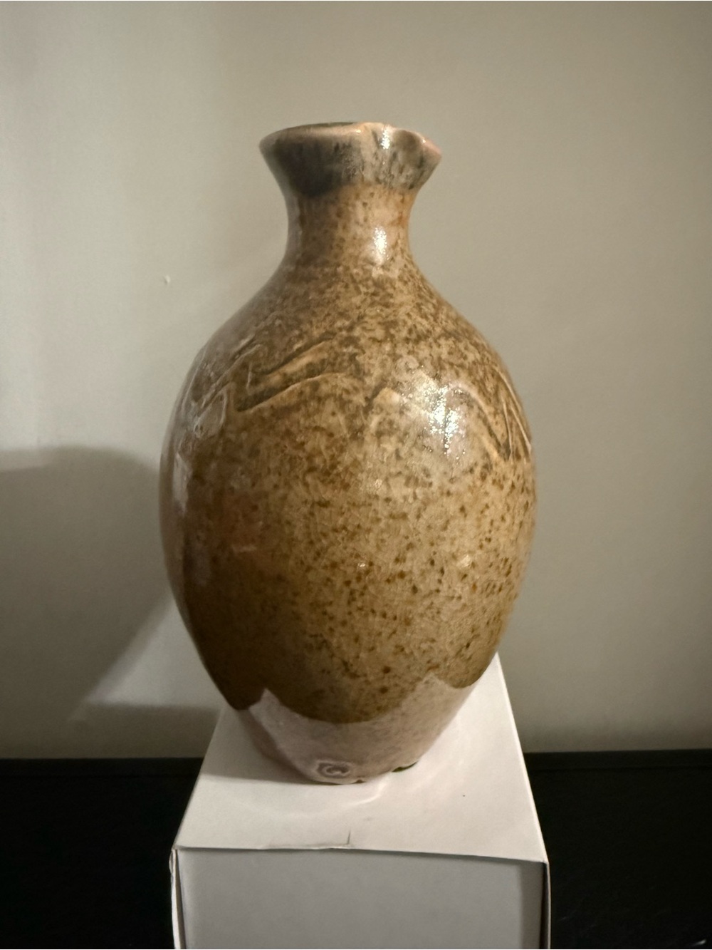 vintage Japanese Hagi-ware pottery sake flask or tokkuri vase. Pre Own